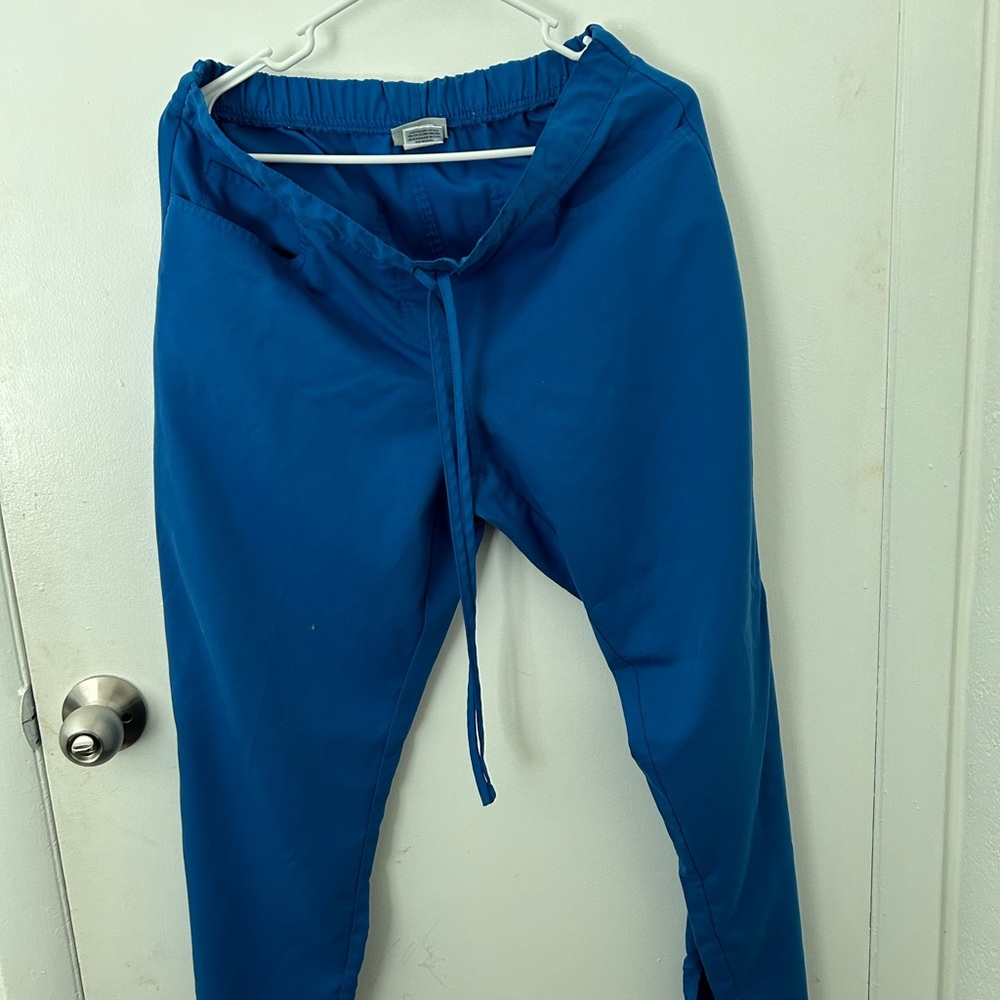 Scrub Set - Picture 4 of 4